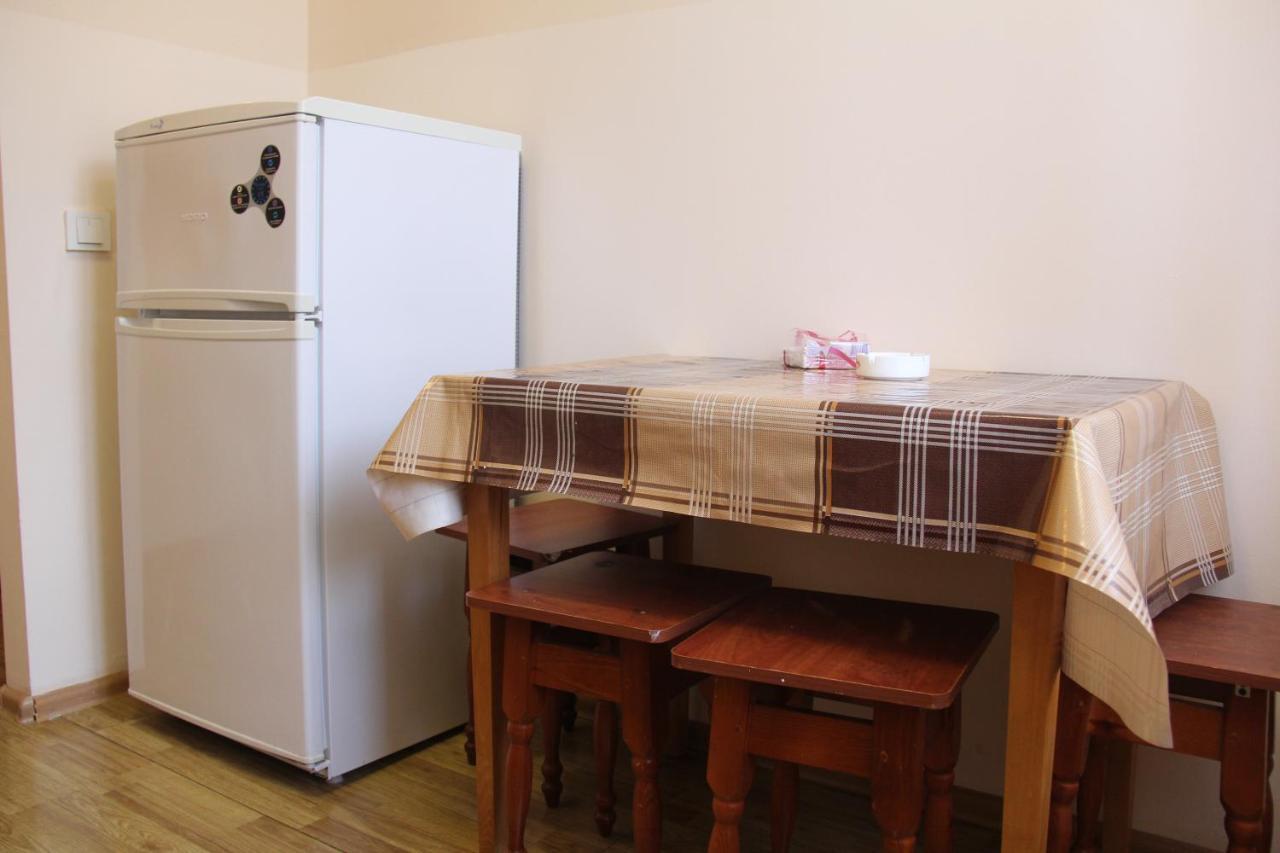 Apartments Domovik ,Kirilla I Mefodiya, 5 Мукачево Екстер'єр фото