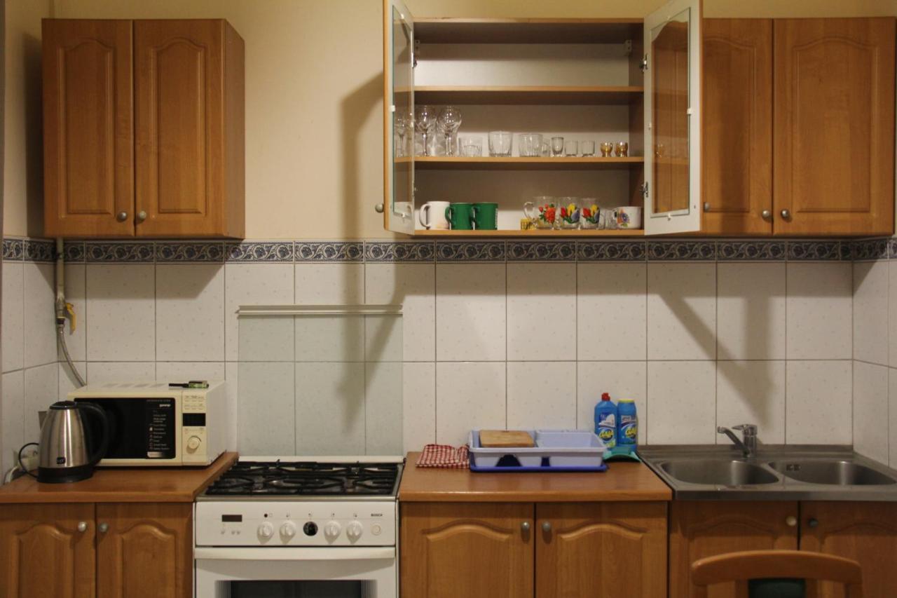 Apartments Domovik ,Kirilla I Mefodiya, 5 Мукачево Екстер'єр фото