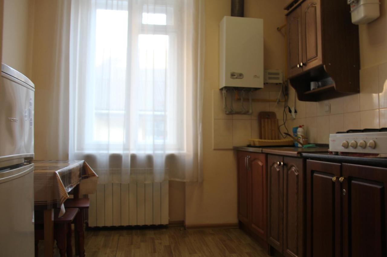 Apartments Domovik ,Kirilla I Mefodiya, 5 Мукачево Екстер'єр фото