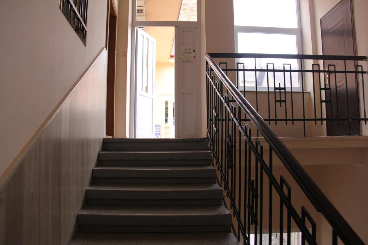 Apartments Domovik ,Kirilla I Mefodiya, 5 Мукачево Екстер'єр фото