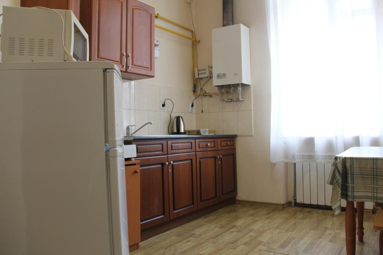 Apartments Domovik ,Kirilla I Mefodiya, 5 Мукачево Екстер'єр фото