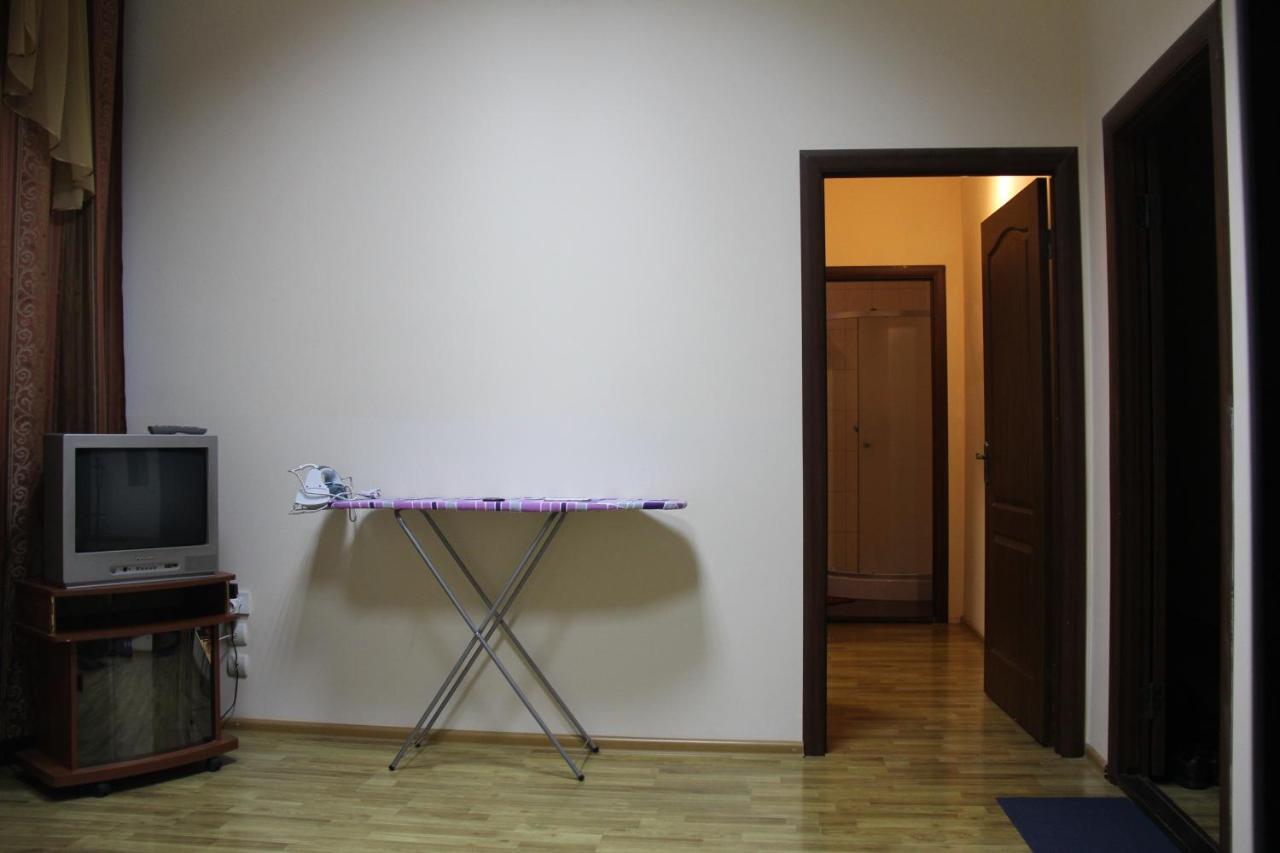 Apartments Domovik ,Kirilla I Mefodiya, 5 Мукачево Екстер'єр фото