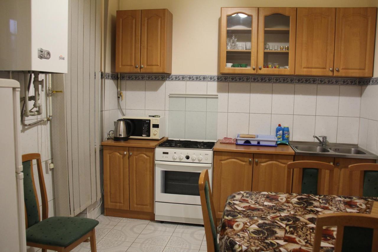 Apartments Domovik ,Kirilla I Mefodiya, 5 Мукачево Екстер'єр фото