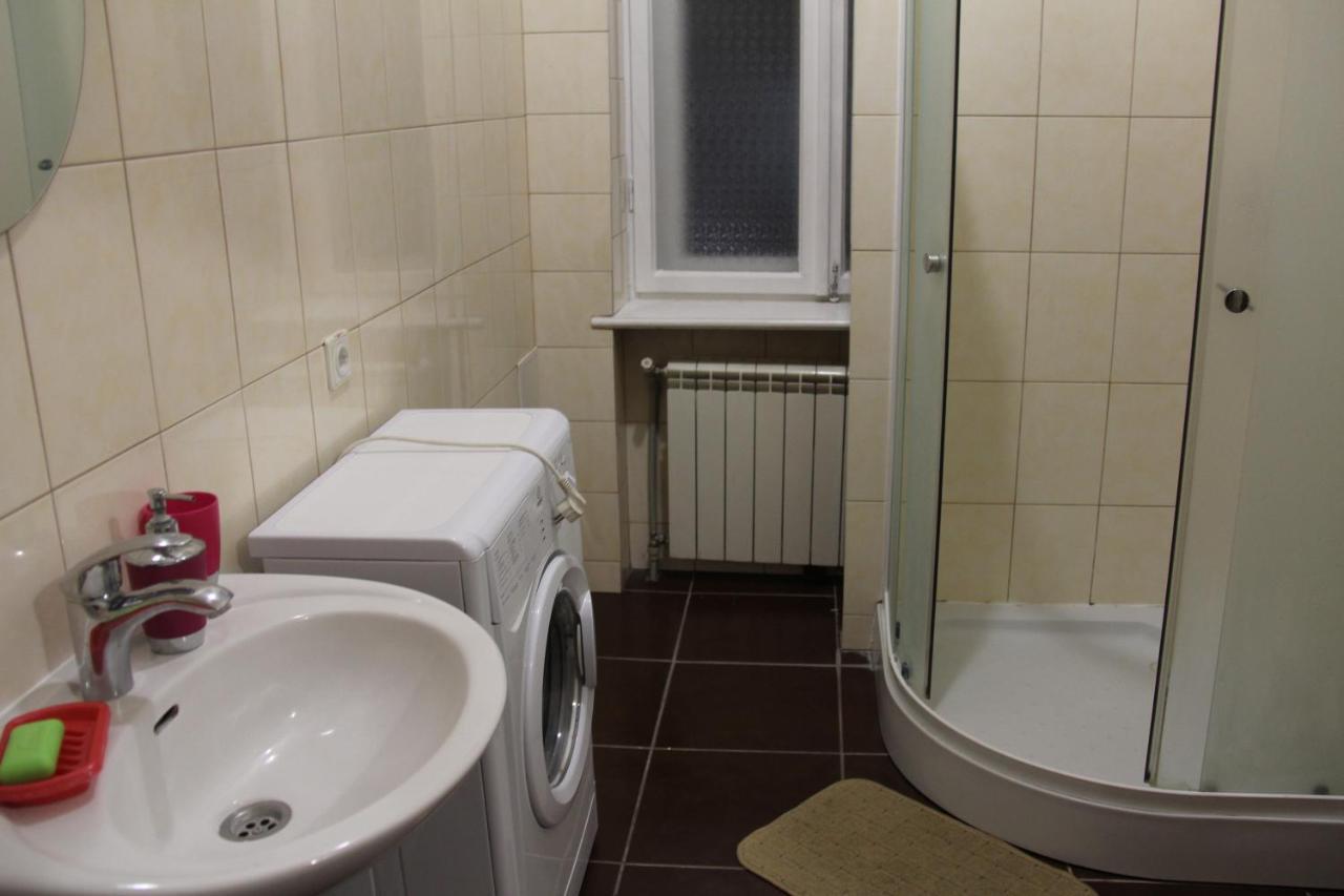 Apartments Domovik ,Kirilla I Mefodiya, 5 Мукачево Екстер'єр фото