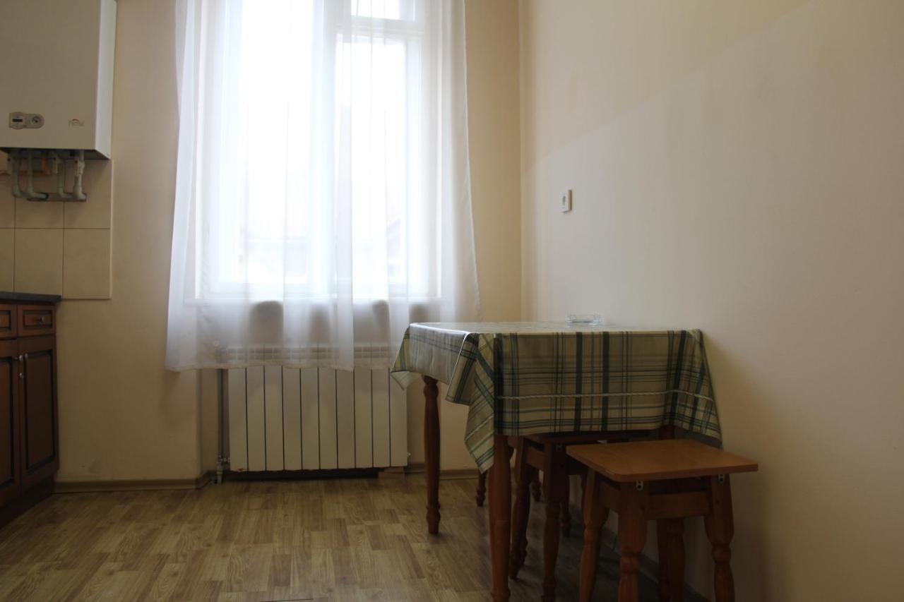 Apartments Domovik ,Kirilla I Mefodiya, 5 Мукачево Екстер'єр фото